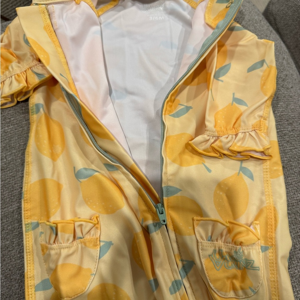 UV Skinz Sun & Swimsuit Color: Lemonade Stand 3-6 Months New Zip Up Easy On/Off - Picture 4 of 5